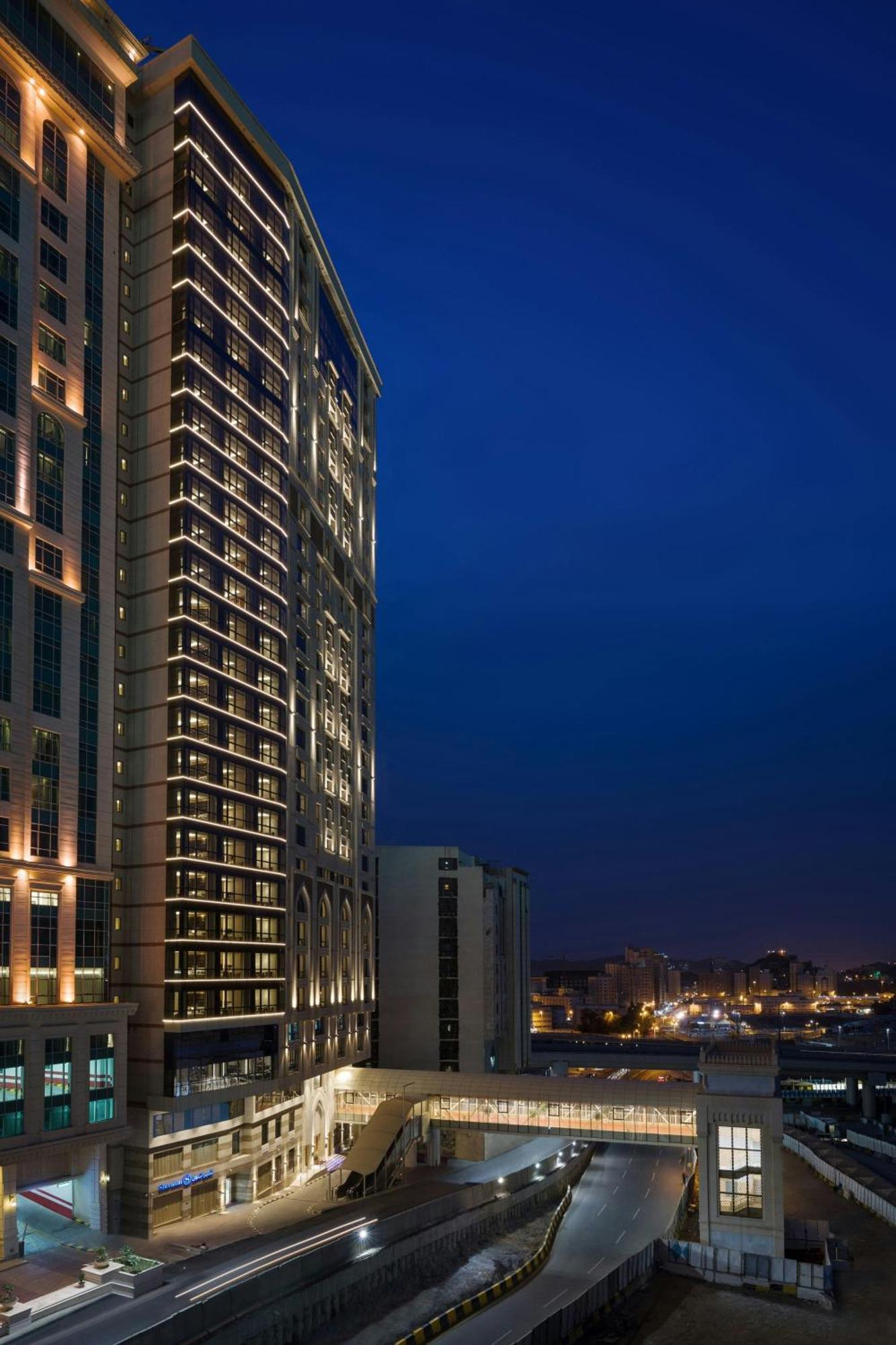 Sheraton Makkah Jabal Al Kaaba Hotel La Meca Exterior foto Residential complex in the city